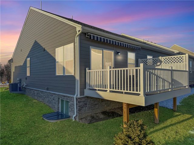 208 Mary Ln, Robinson Twp, PA 15108