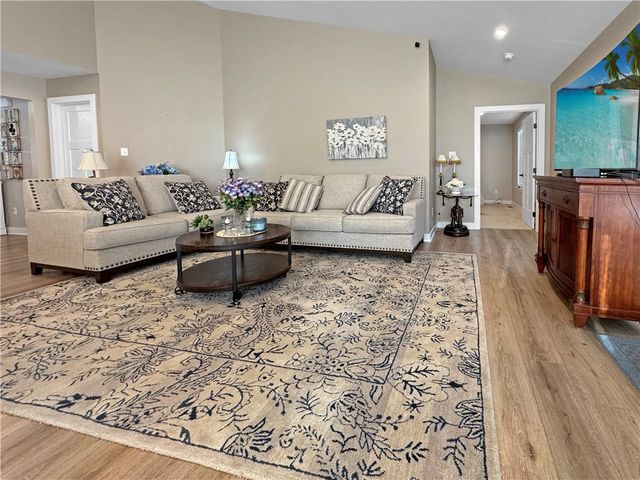 208 Mary Ln, Robinson Twp, PA 15108