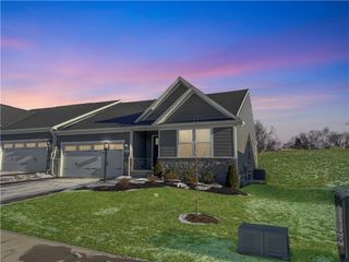 208 Mary Ln, Robinson Twp, PA 15108