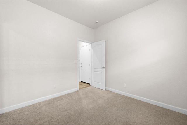 348 Lone Spur Dr, Folsom, CA 95630