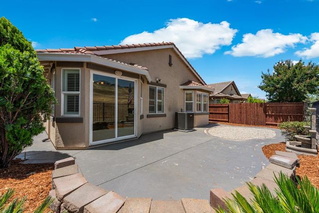 348 Lone Spur Dr, Folsom, CA 95630