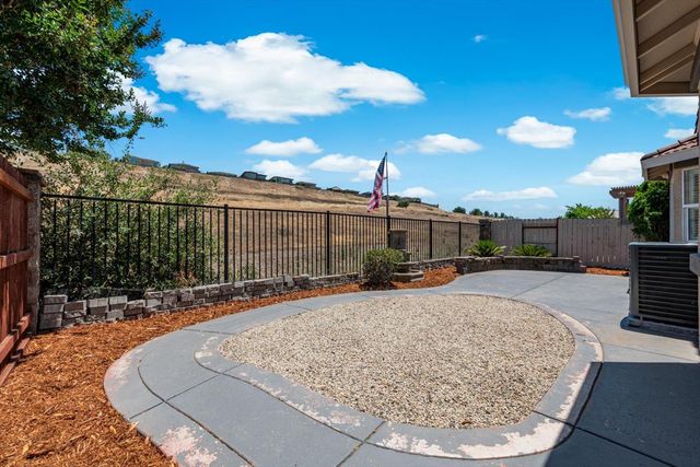 348 Lone Spur Dr, Folsom, CA 95630