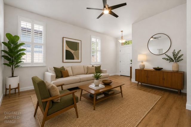 348 Lone Spur Dr, Folsom, CA 95630