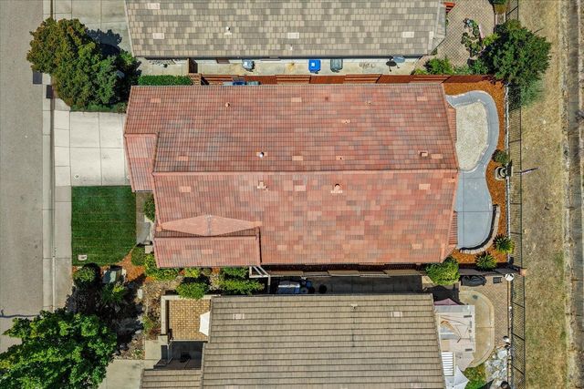 348 Lone Spur Dr, Folsom, CA 95630