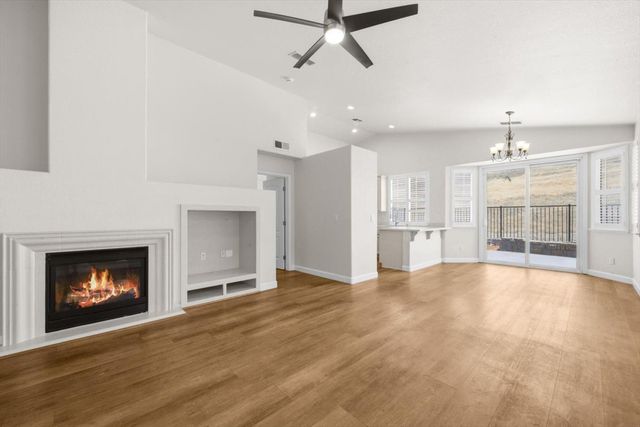 348 Lone Spur Dr, Folsom, CA 95630