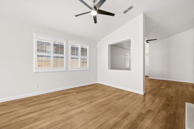 348 Lone Spur Dr, Folsom, CA 95630