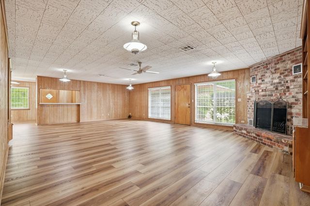 10240 Post Oak Drive, Conroe, TX 77385