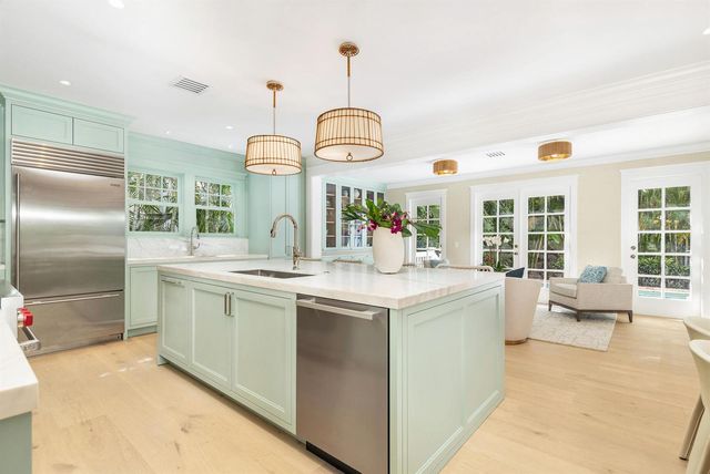 142 Seabreeze Avenue, Palm Beach, FL 33480
