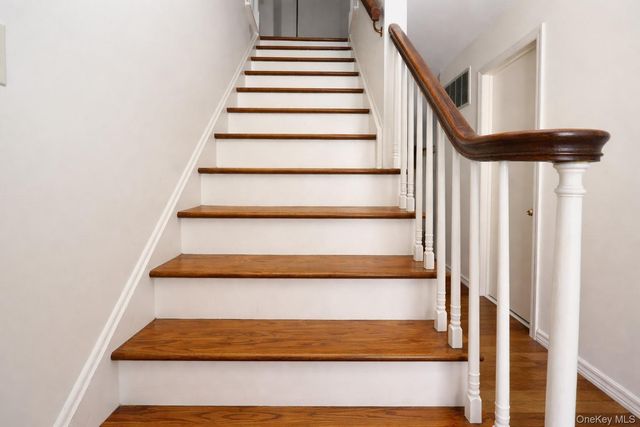 22 Palisades Court, Pomona, NY 10970