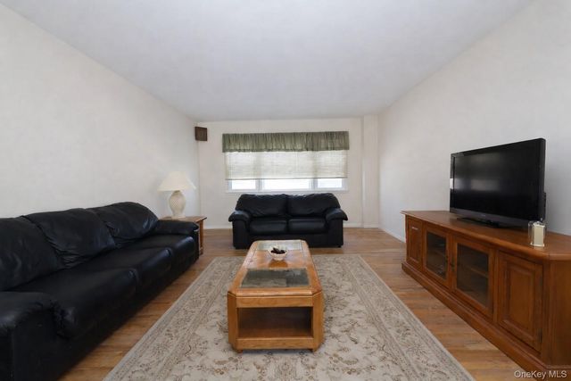 22 Palisades Court, Pomona, NY 10970