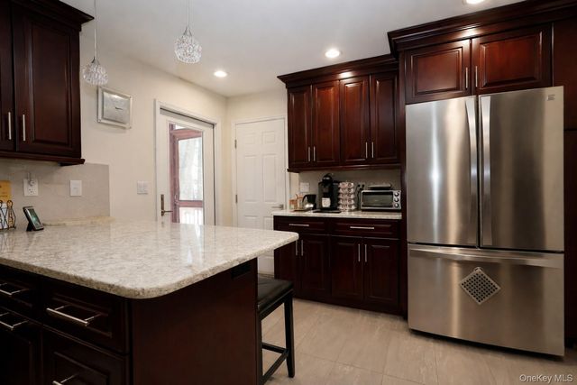 22 Palisades Court, Pomona, NY 10970