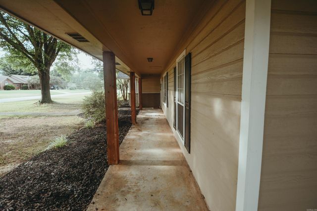 14 Trafalgar Road, Conway, AR 72034