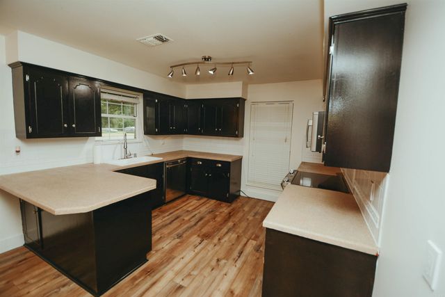 14 Trafalgar Road, Conway, AR 72034