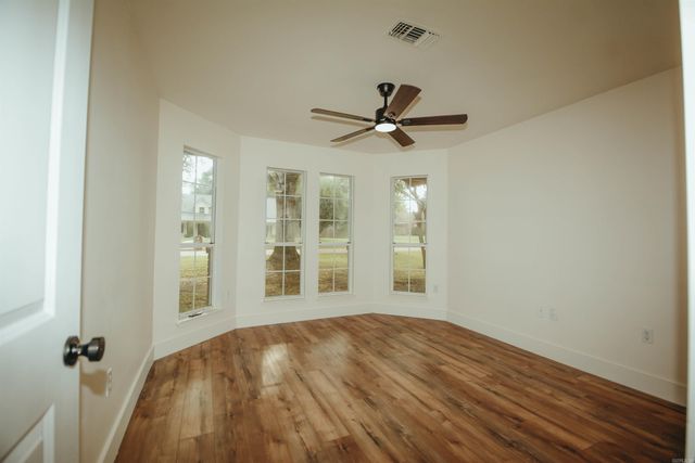 14 Trafalgar Road, Conway, AR 72034