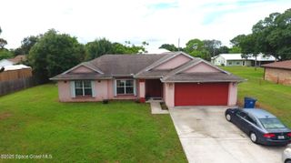 816 Hawser Street NE, Palm Bay, FL 32907