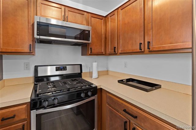 2900 E Jefferson Avenue D702, Detroit, MI 48207