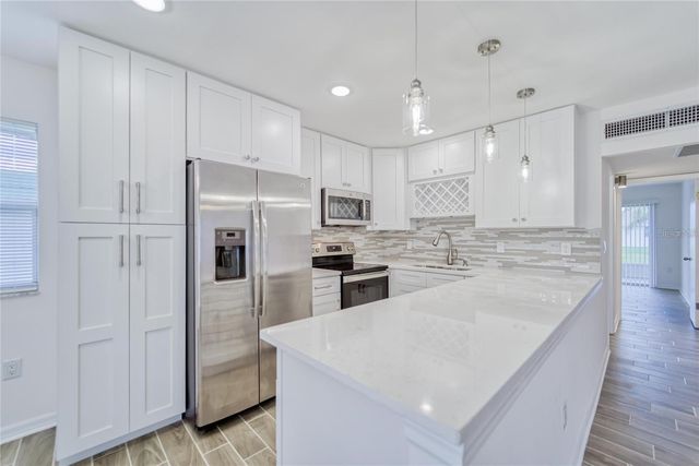 202 BEDFORD TRAIL 97, Sun City Center, FL 33573