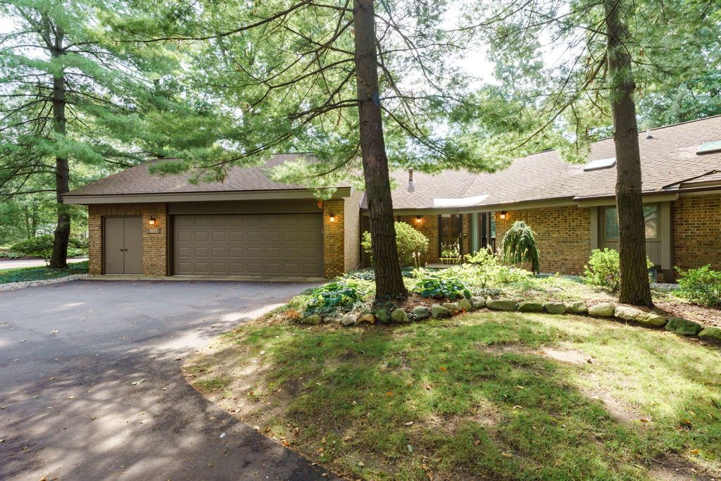 7672 E St Andrews Circle, Portage, MI 49024
