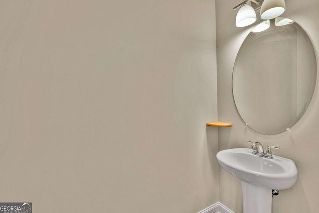 1660 Gilstrap Lane NW, Atlanta, GA 30318