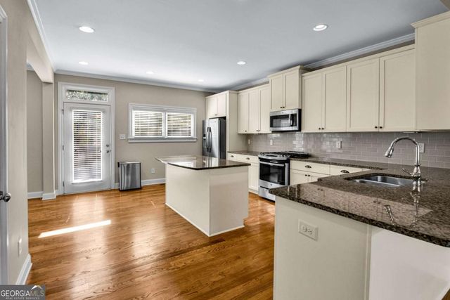 1660 Gilstrap Lane NW, Atlanta, GA 30318