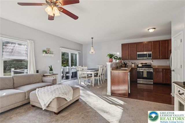 1055 King Way, Upper Macungie Twp, PA 18031