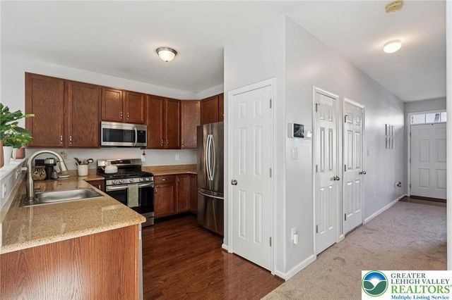 1055 King Way, Upper Macungie Twp, PA 18031