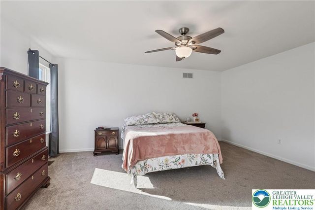 1055 King Way, Upper Macungie Twp, PA 18031