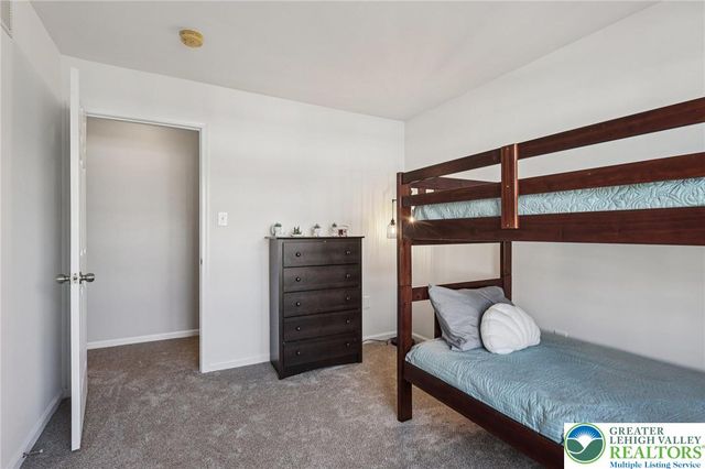 1055 King Way, Upper Macungie Twp, PA 18031