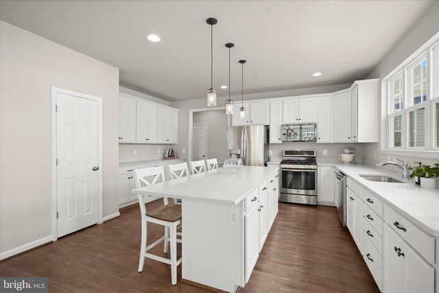 812 PENCOAST DR, Purcellville, VA 20132