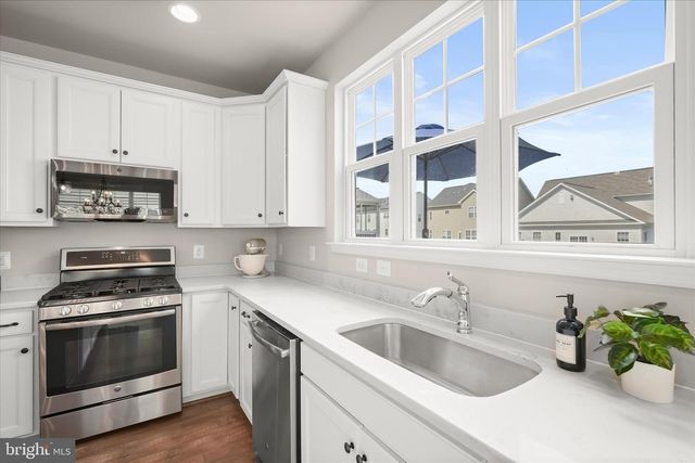 812 PENCOAST DR, Purcellville, VA 20132
