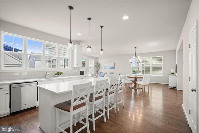 812 PENCOAST DR, Purcellville, VA 20132