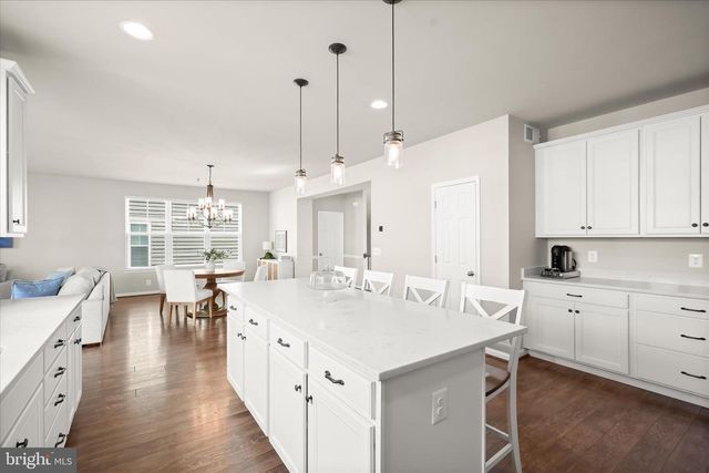 812 PENCOAST DR, Purcellville, VA 20132