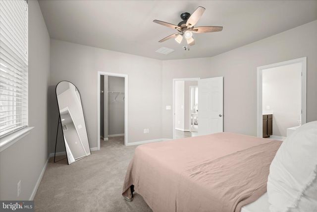 812 PENCOAST DR, Purcellville, VA 20132