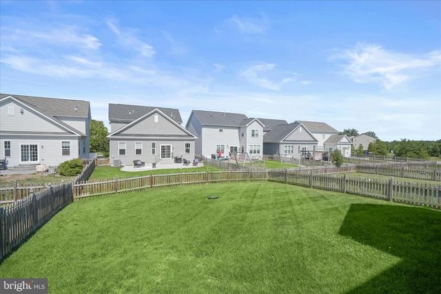812 PENCOAST DR, Purcellville, VA 20132