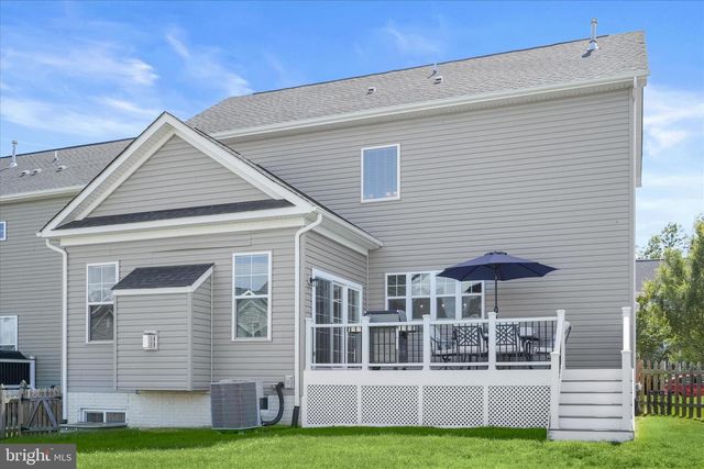 812 PENCOAST DR, Purcellville, VA 20132