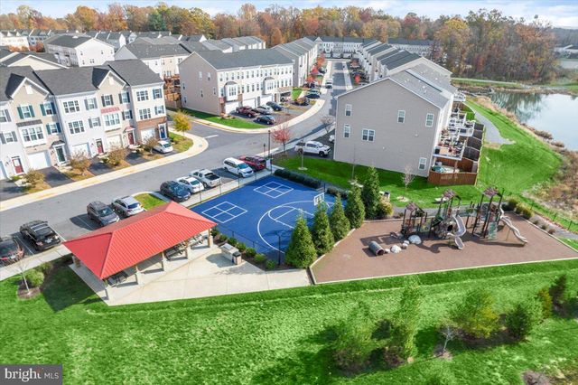812 PENCOAST DR, Purcellville, VA 20132