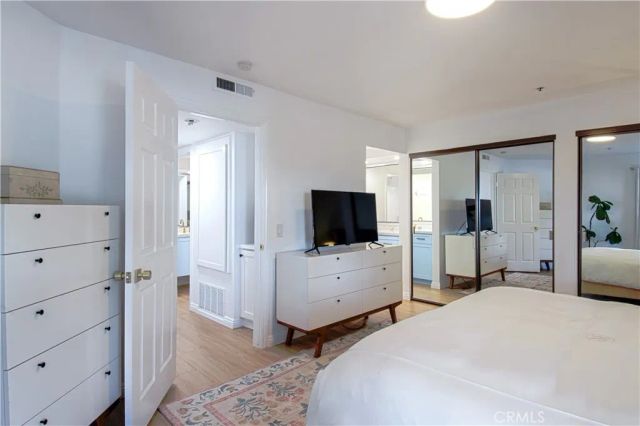 240 Nice Lane 102, Newport Beach, CA 92663