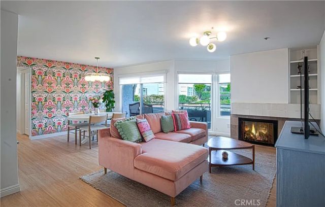 240 Nice Lane 102, Newport Beach, CA 92663