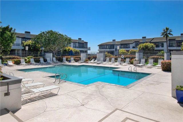 240 Nice Lane 102, Newport Beach, CA 92663