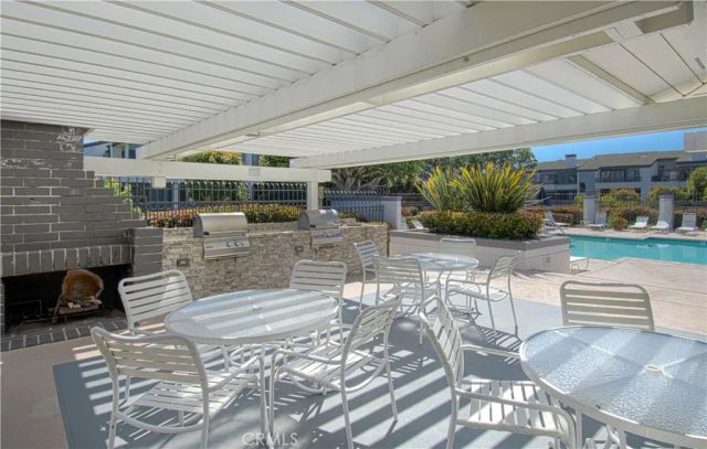 240 Nice Lane 102, Newport Beach, CA 92663