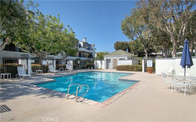 240 Nice Lane 102, Newport Beach, CA 92663