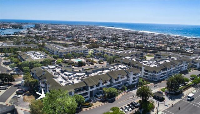 240 Nice Lane 102, Newport Beach, CA 92663