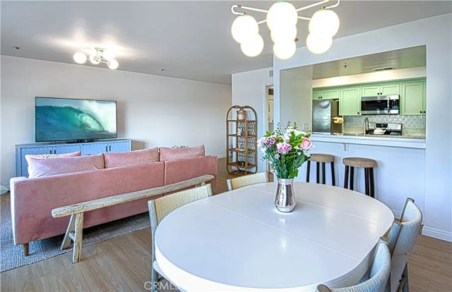 240 Nice Lane 102, Newport Beach, CA 92663