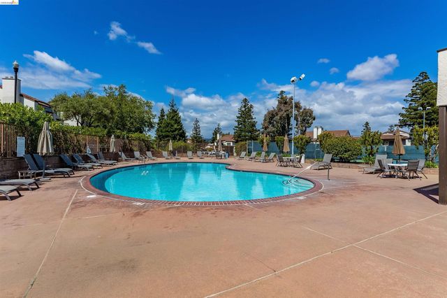 21103 Gary Dr 116E, Hayward, CA 94546