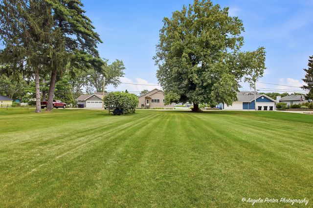 1513 Sunnyside Beach Drive, Johnsburg, IL 60051