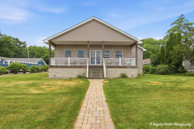 1513 Sunnyside Beach Drive, Johnsburg, IL 60051