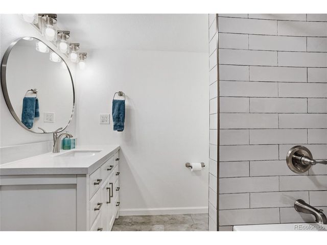 11550 E 2nd Ave, Aurora, CO 80010