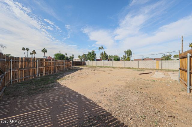 5614 W LA REATA Avenue, Phoenix, AZ 85035