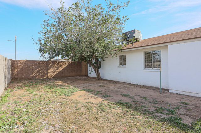 5614 W LA REATA Avenue, Phoenix, AZ 85035