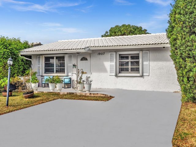 1907 SW 22ND Avenue, Boynton Beach, FL 33426
